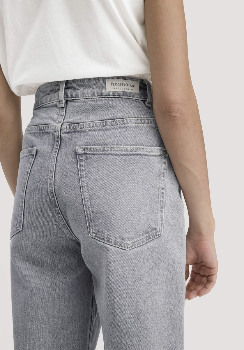 hessnatur Damen Jeans NELE Barrel Leg aus Bio-Baumwolle - grau - Größe 26/30