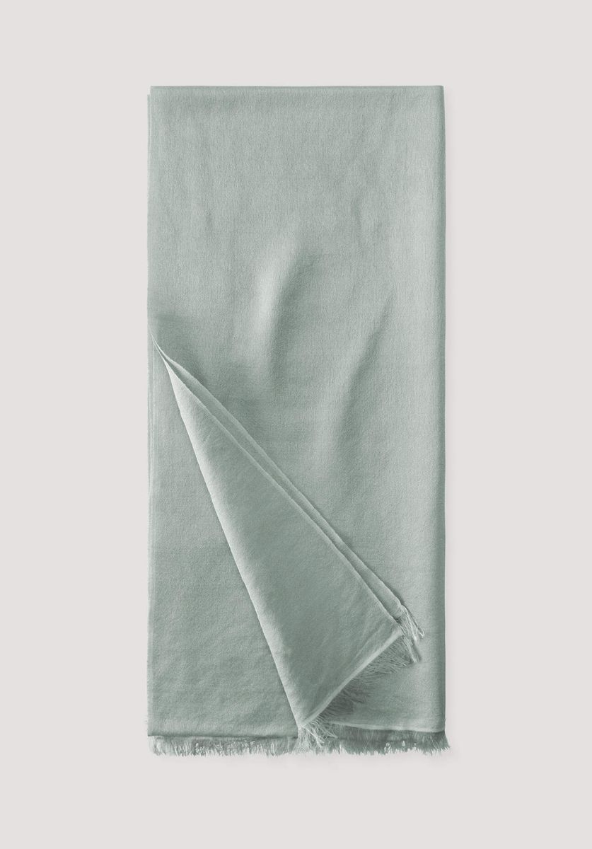 Weicher Schal aus Schurwolle-Seidenmischung