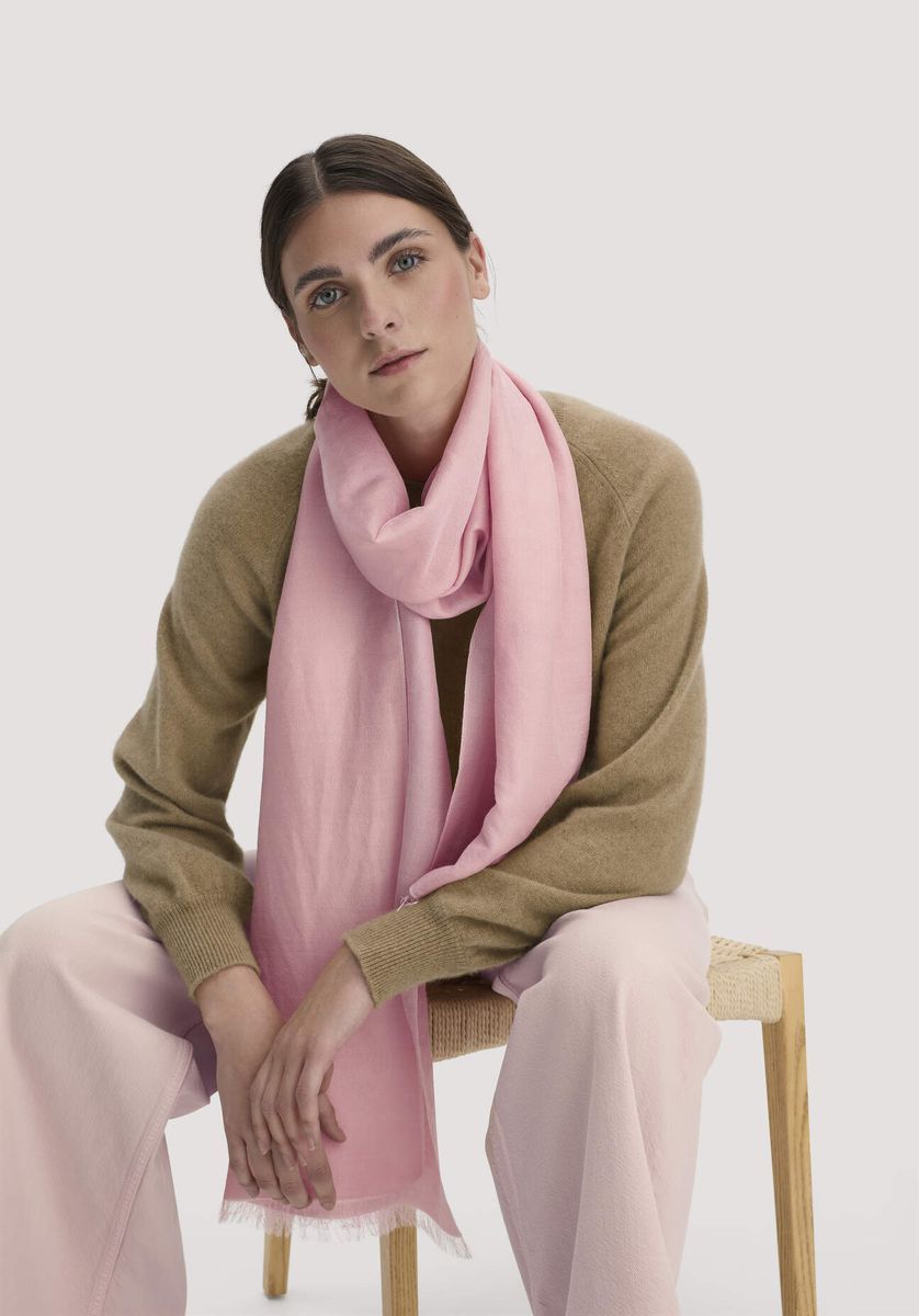 hessnatur Damen Schal aus Schurwolle mit Seide - rosa - Größe 45x200 cm