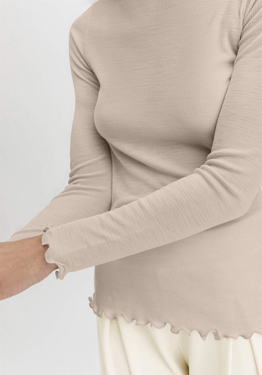 Geripptes Merino Rollkragen-Langarmshirt