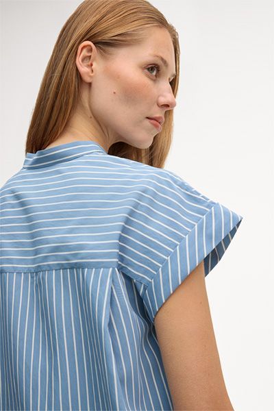 Viskosemischung Kurzarm Bluse in Hellblau-Ecru gestreift