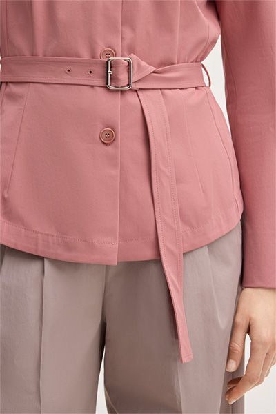 Baumwollstretch-Gabardine-Hemdbluse mit Gürtel in Rosa