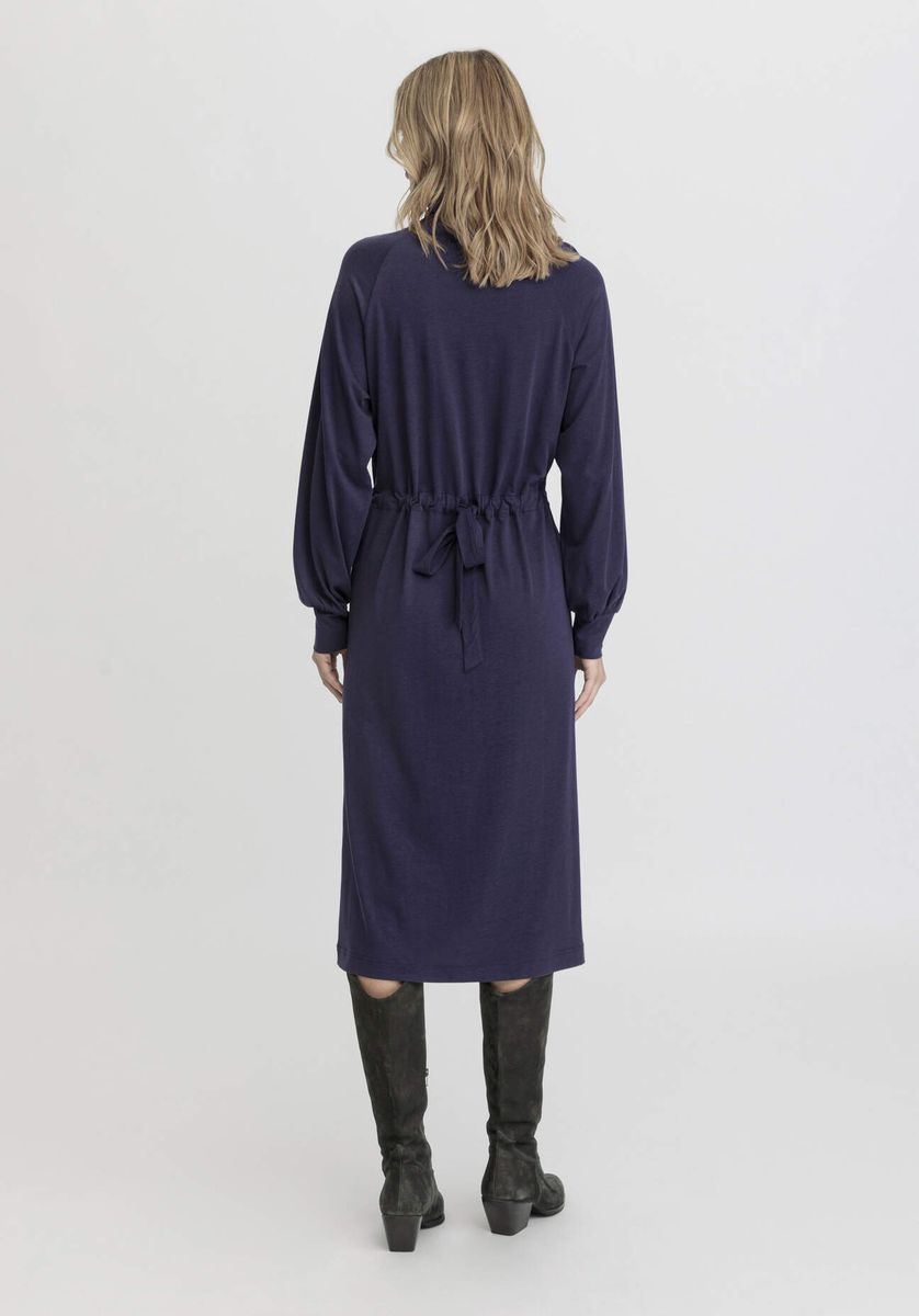 Midi-Kleid mit Rollkragen und entspannter Passform