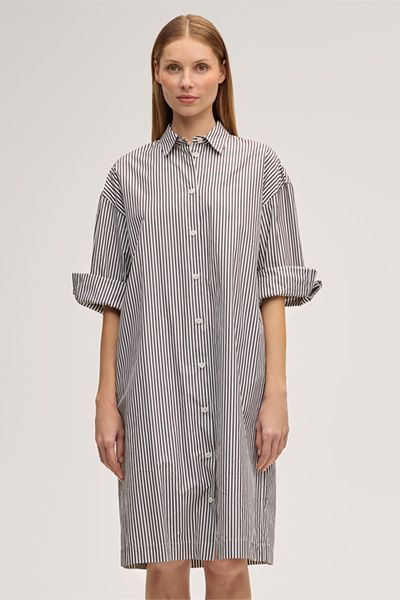 Locker geschnittenes Baumwoll-Hemdkleid in Ecru und Dunkelbraun gestreift