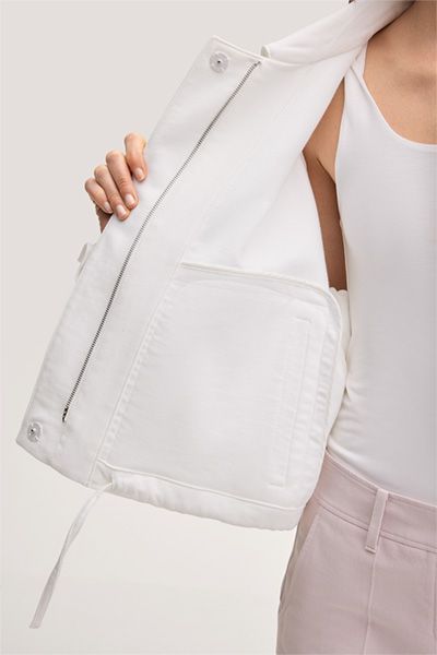 Marc Cain Crêpe-Double-Weave-Blouson-Jacke aus Baumwolle in Weiß