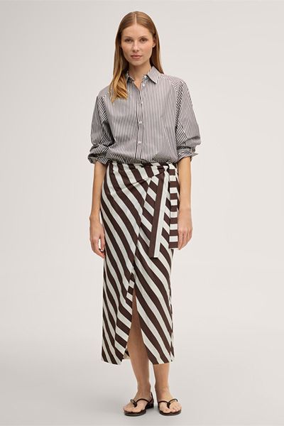 Marc Cain Ecru- und dunkelbraun gestreifter Midi-Wickelrock