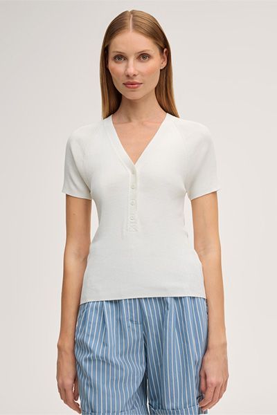 Marc Aurel Ecru T-Shirt mit V-Ausschnitt und Knopfleiste aus Seiden-Baumwollmischung