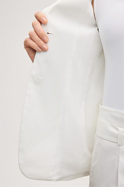 Windsor Baumwollstretch-Blazer in Ecru mit Zweiknopfverschluss