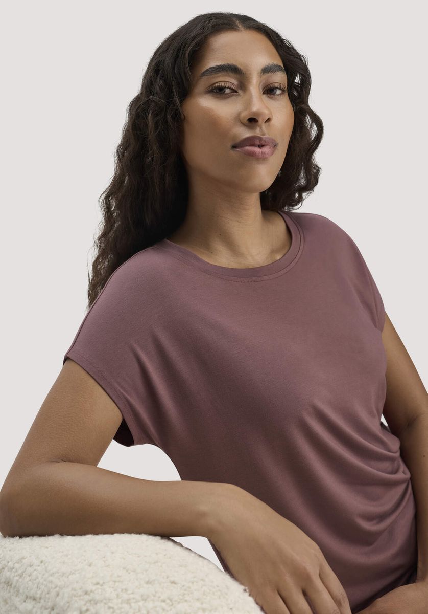 hessnatur Damen Schlaf T-Shirt PURE FLOW aus TENCEL™ Modal - braun - Größe 34