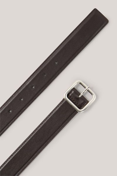 NA-KD Dunkelbrauner Nappa Ledergürtel Silberschnalle Quadratisch