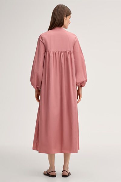 Maxikleid aus Baumwolle mit Stehkragen in gedecktem Rosa