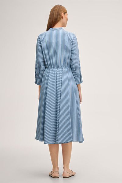 Gestreiftes Viskosemischungs-Midikleid mit Stehkragen in Blau-Ecru