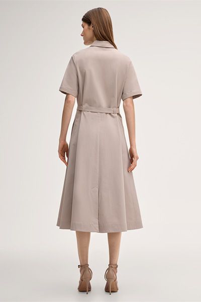 Taupefarbenes Gabardine-Midi-Hemdkleid aus Baumwollmischung mit Gürtel