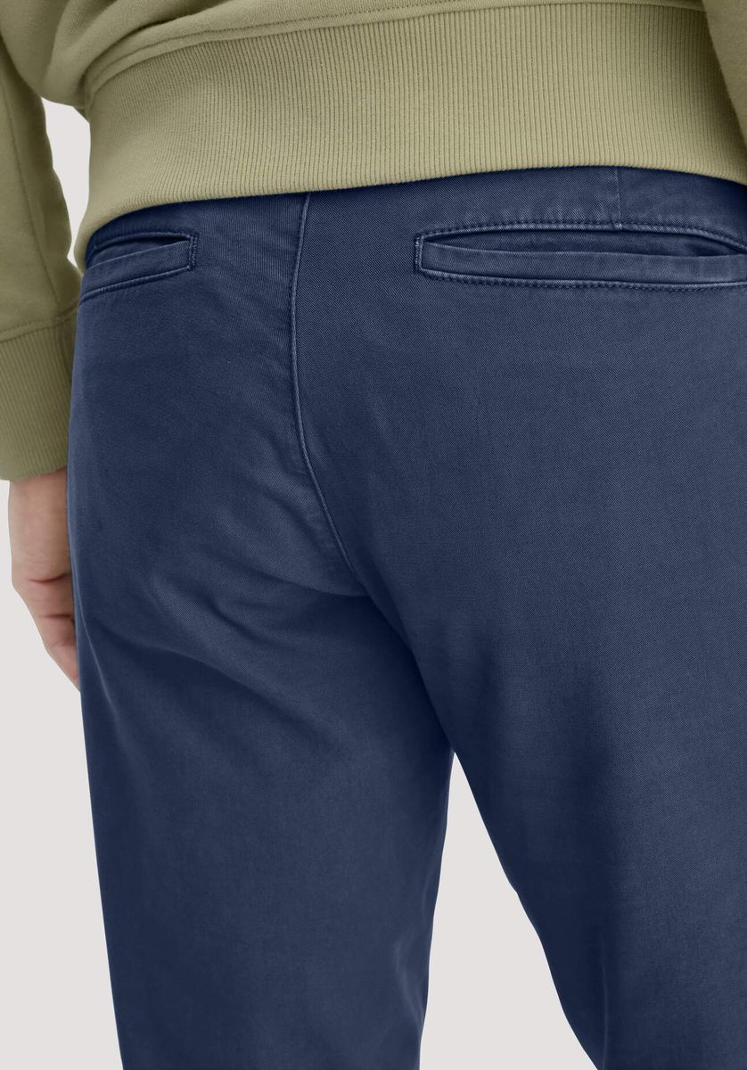 Klassische Chino aus Baumwolle mit normaler Passform