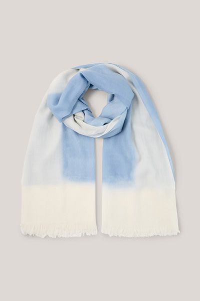 Schurwoll-Schal mit Farbverlauf in Hellblau-Ecru