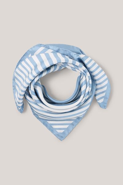 Seidentuch in Hellblau-Ecru gestreift mit geometrischem Streifenmuster