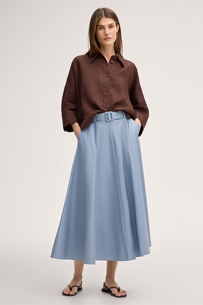 Braune Leinenbluse mit Kragen und Dreiviertelärmeln