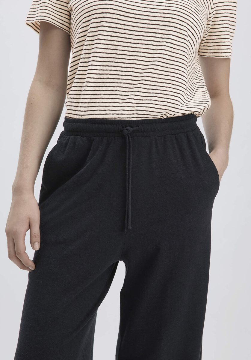 Weite Jersey-Hose mit entspanntem Bein