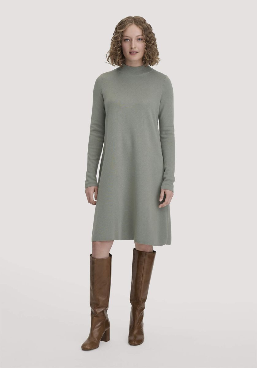 Lässiges A-Linien Strickkleid mit Stehkragen