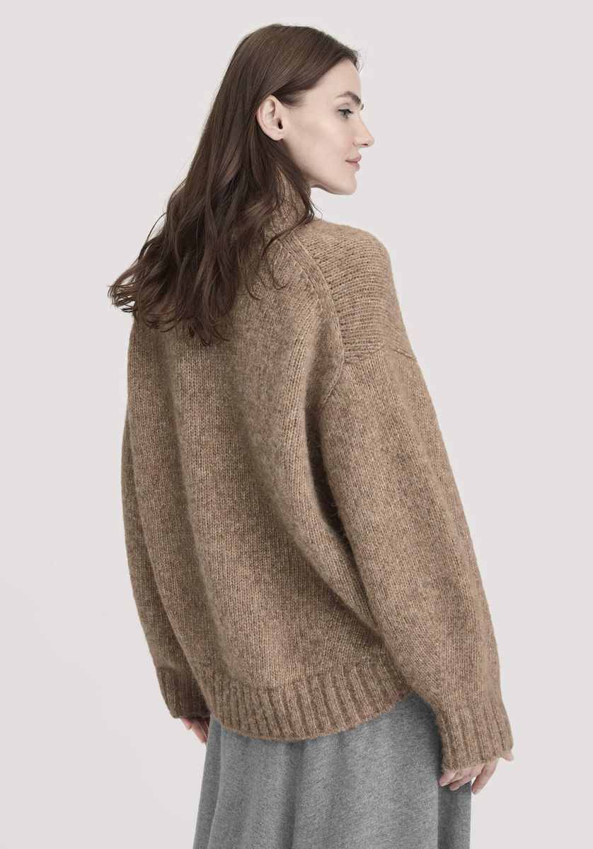 Strickpullover mit abstraktem Alpakamuster