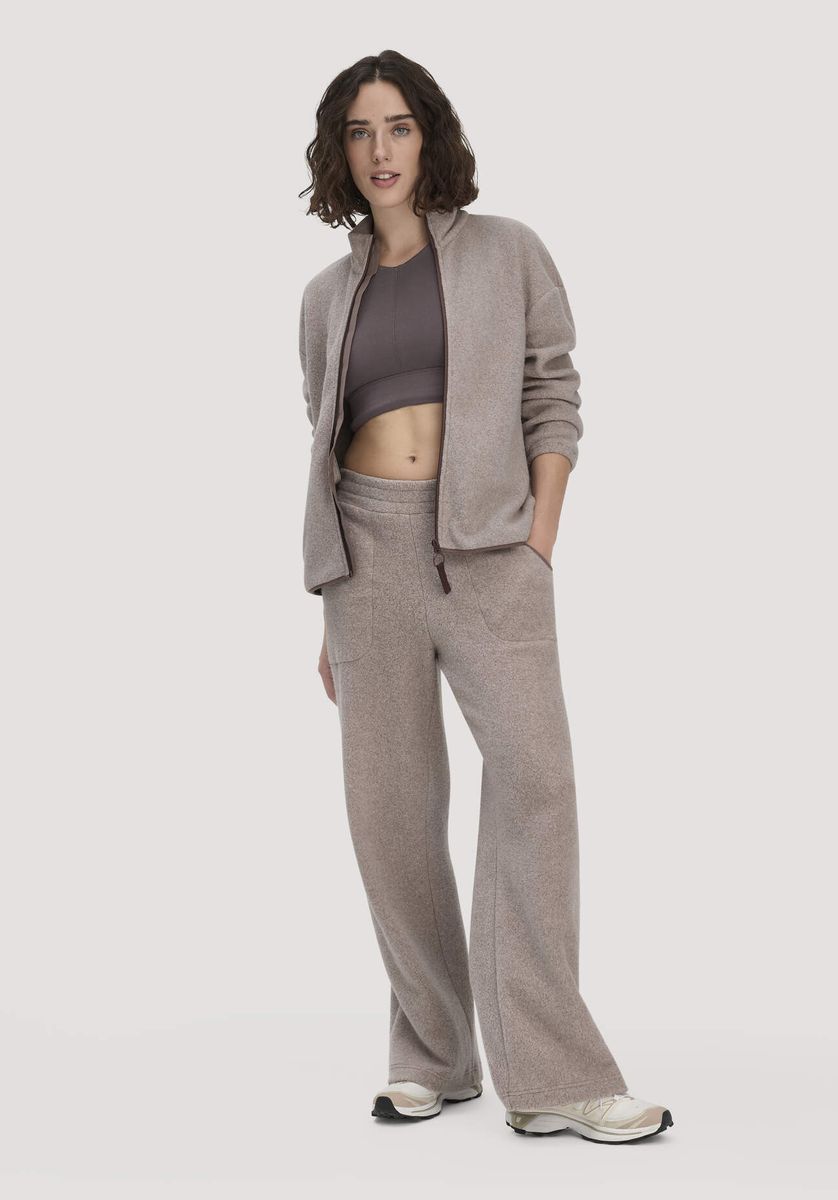 hessnatur Loungewear Fleece Hose Relaxed ACTIVE LIGHT aus Bio-Baumwolle - beige - Größe L