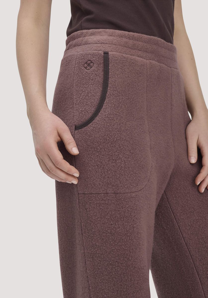 hessnatur Loungewear Fleece Hose Relaxed ACTIVE LIGHT aus Bio-Baumwolle - braun - Größe L