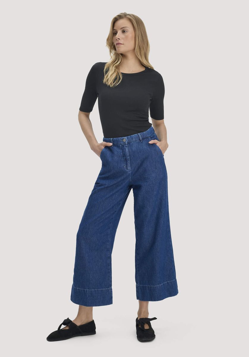 Figurbetontes, geripptes Halbarm-T-Shirt