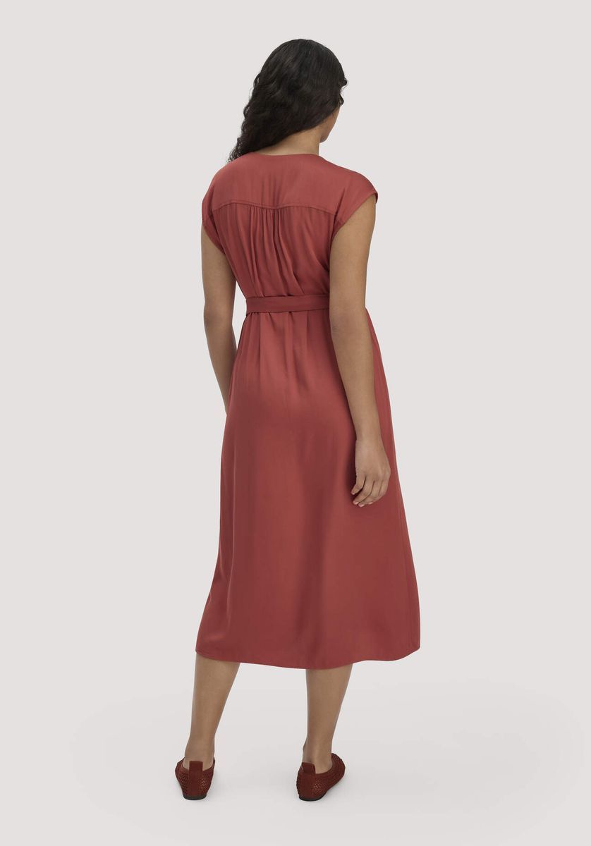 hessnatur Damen Kleid mit Wickeloptik Midi aus LENZING™ ECOVERO™ - braun - Größe 34