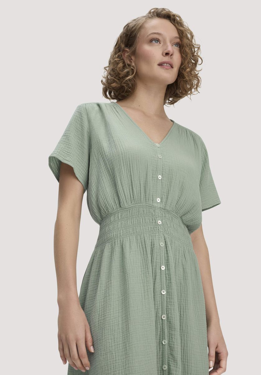hessnatur Damen Gewebe Kleid mit Taillierung Midi aus Bio-Baumwolle - grün - Größe 34