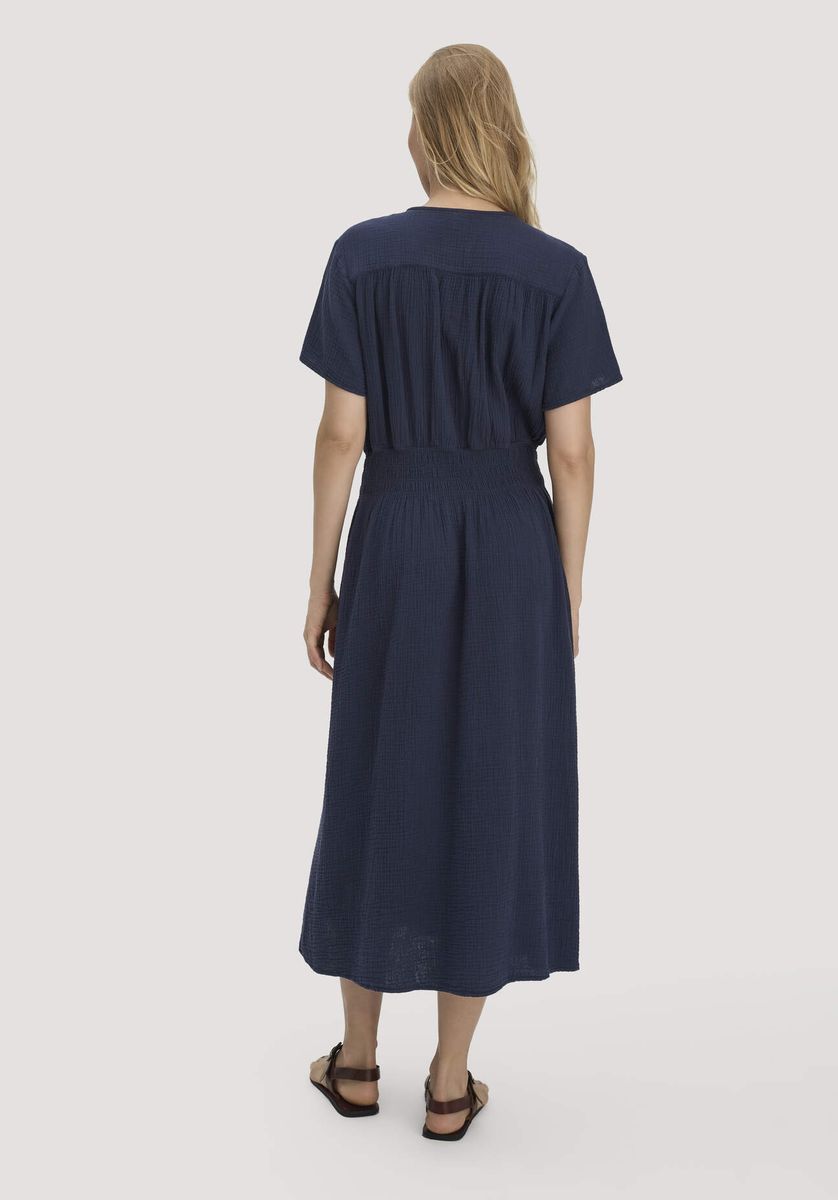 hessnatur Damen Gewebe Kleid mit Taillierung Midi aus Bio-Baumwolle - blau - Größe 34