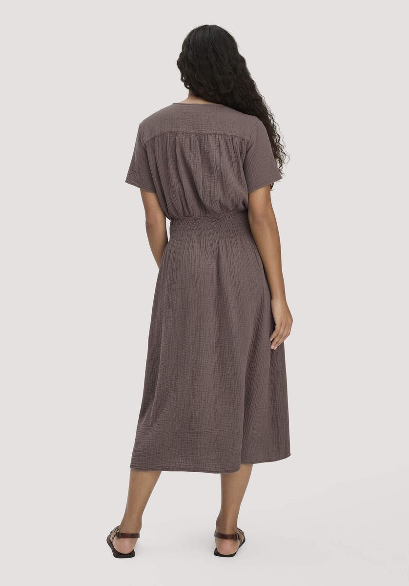 hessnatur Damen Gewebe Kleid mit Taillierung Midi aus Bio-Baumwolle - braun - Größe 34