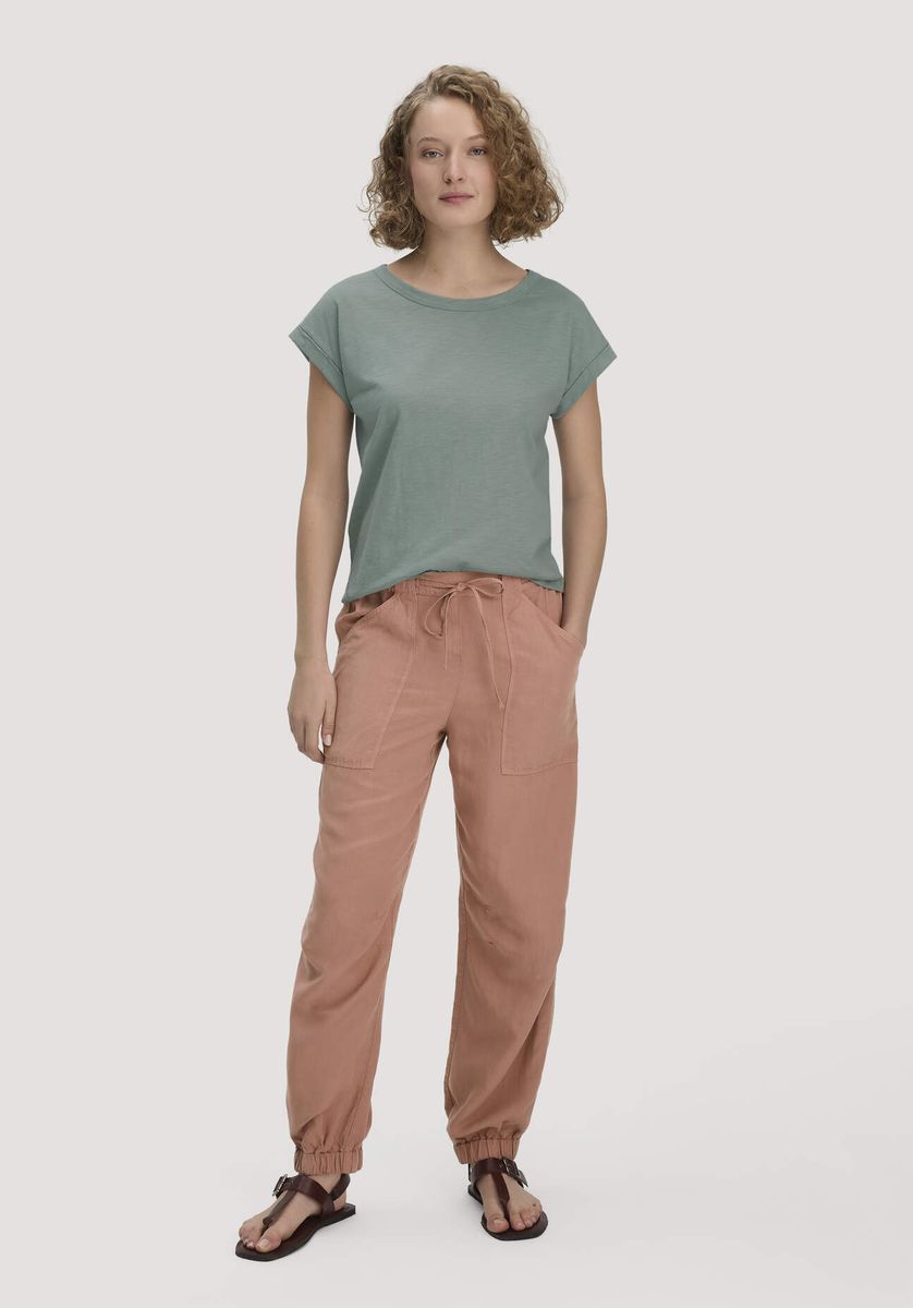 hessnatur Damen Light Slub T-Shirt Relaxed aus Bio-Baumwolle - grün - Größe 34