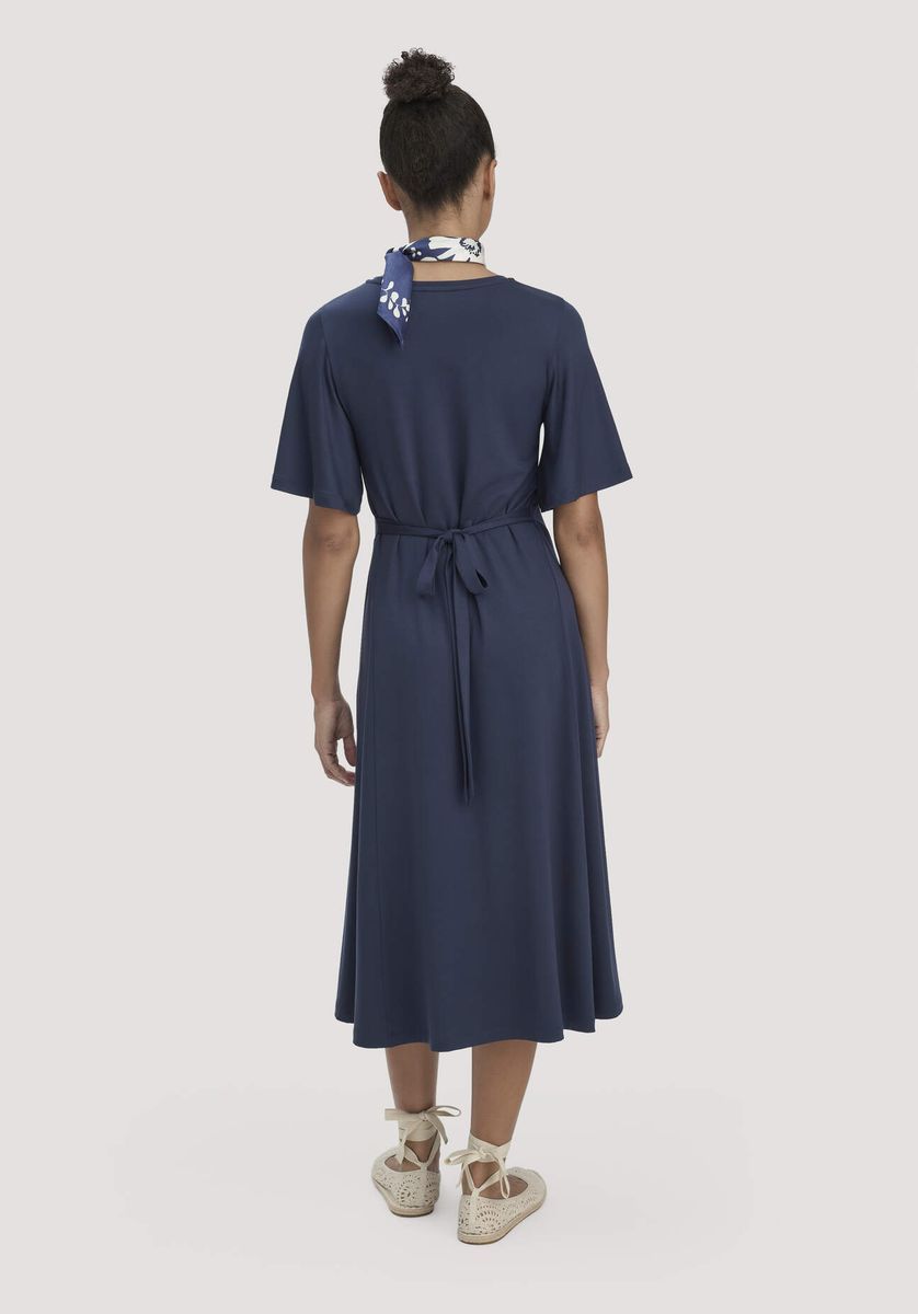 hessnatur Damen Jersey Kleid Kniebedeckend Slim aus TENCEL™ Lyocell - blau - Größe 34