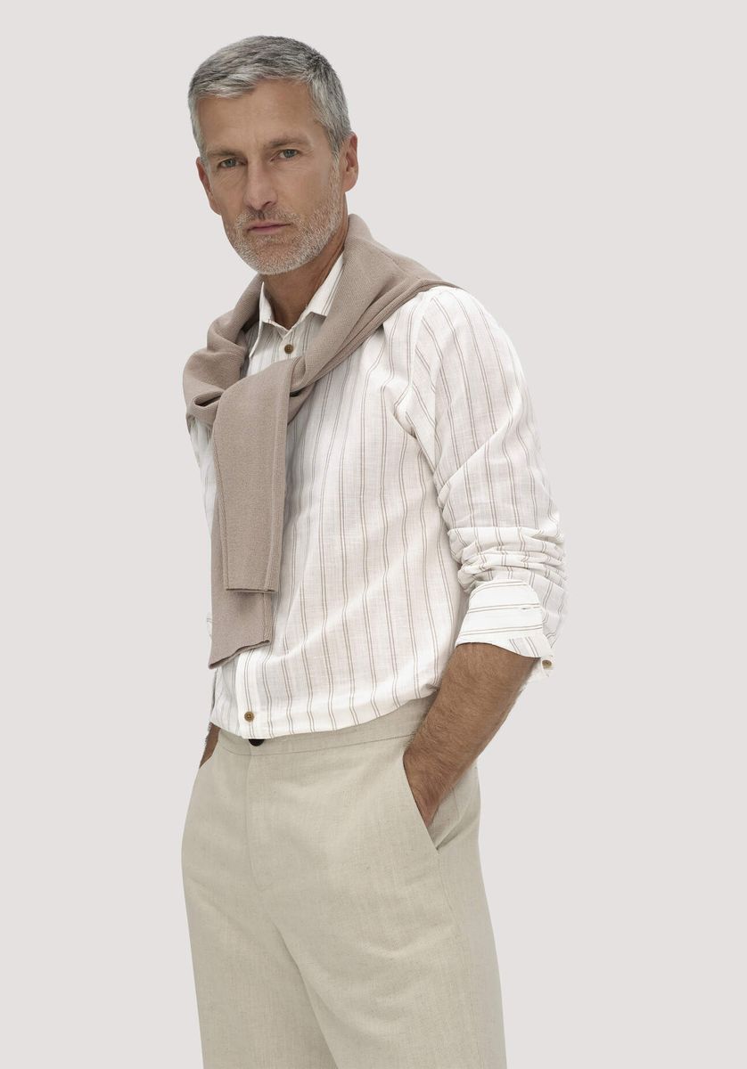 hessnatur Herren Streifen Hemd Regular aus Bio-Baumwolle mit Leinen - braun - Größe L41/42