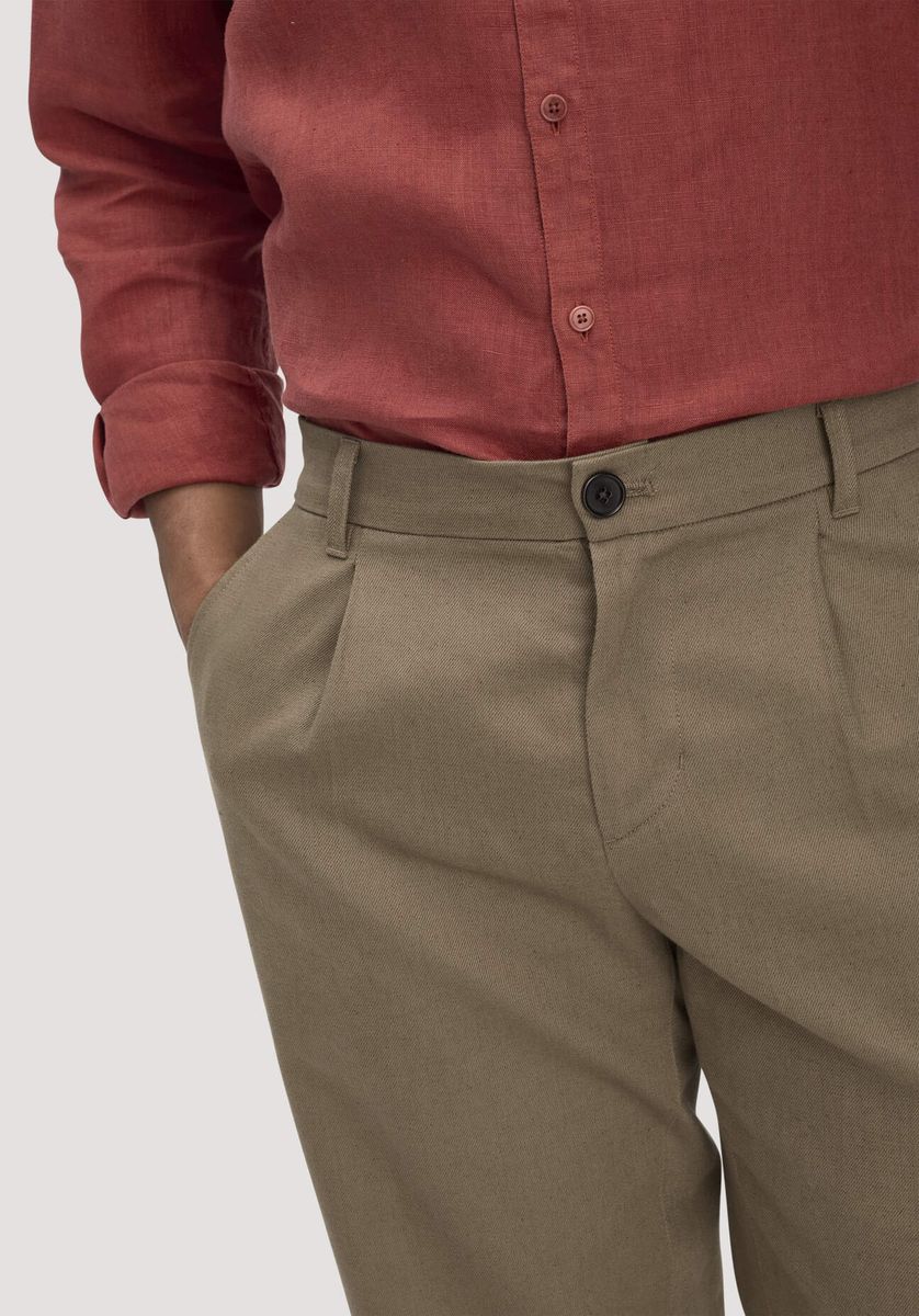 hessnatur Herren Hose RON Relaxed aus Bio-Baumwolle mit Leinen - braun - Größe 31/32