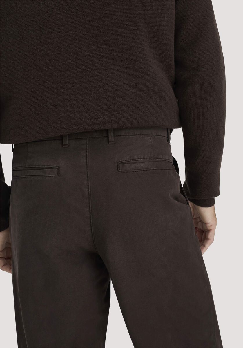 hessnatur Herren Chino RONNEL Relaxed aus Bio-Baumwolle - braun - Größe 31/32