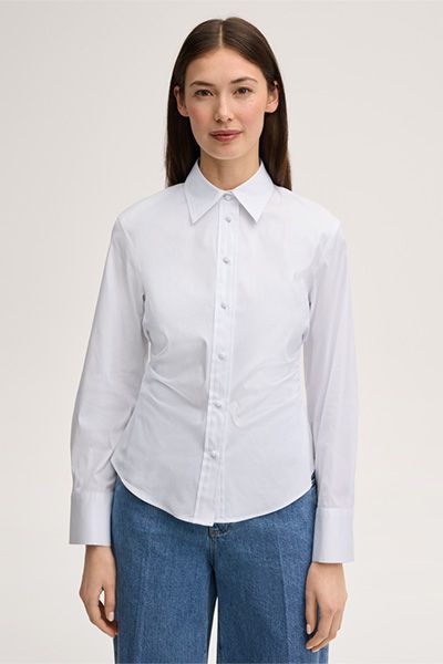 Weisse taillierte Baumwollstretch-Bluse mit geknöpften Manschetten