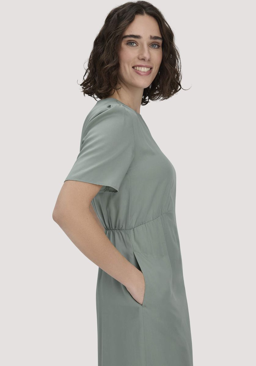 hessnatur Damen Kleid mit Raffung Midi aus SaXcell®Lyocell - grün - Größe 34