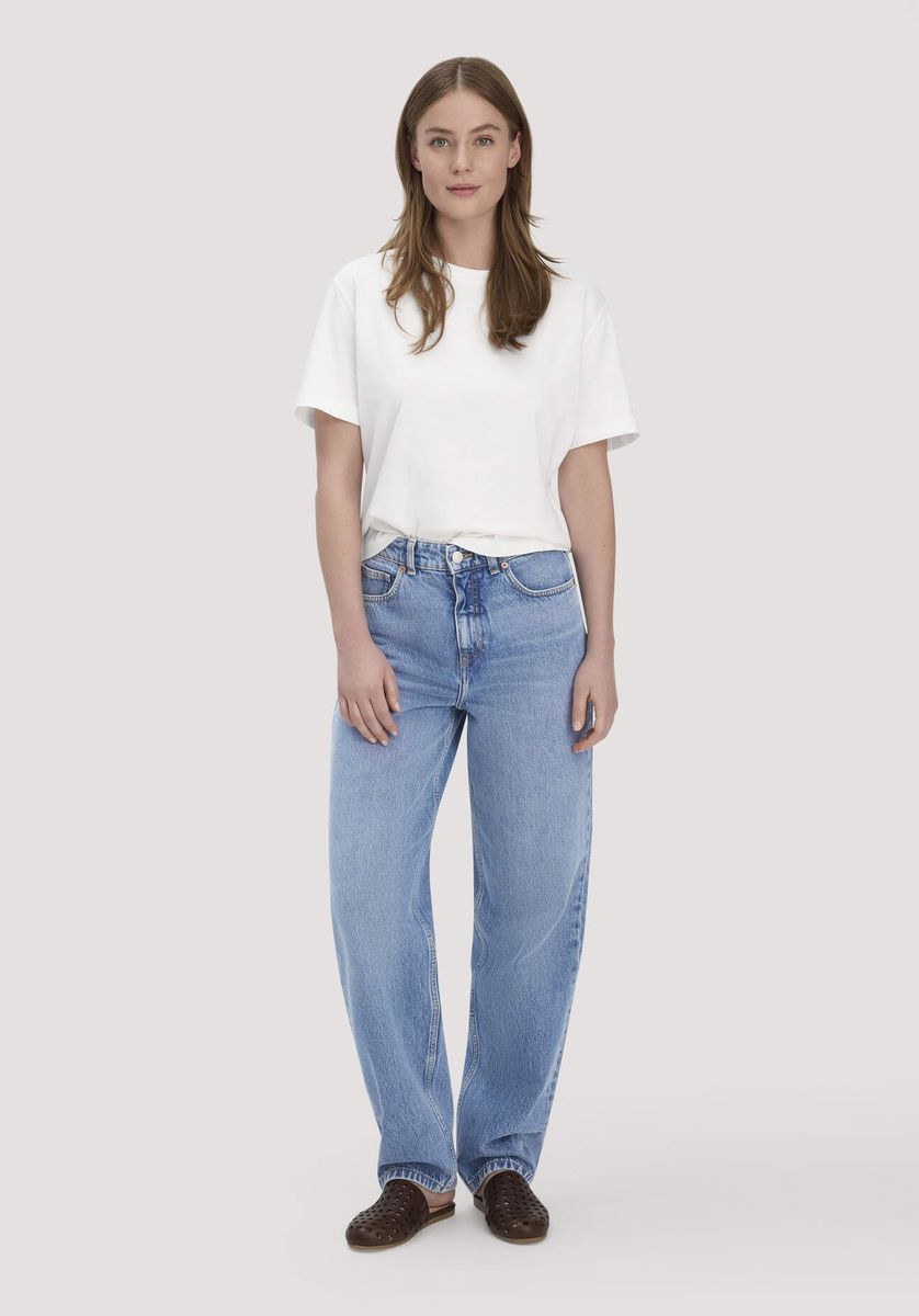 Jeans mit schmal zulaufendem Bein aus Bio-Baumwolle