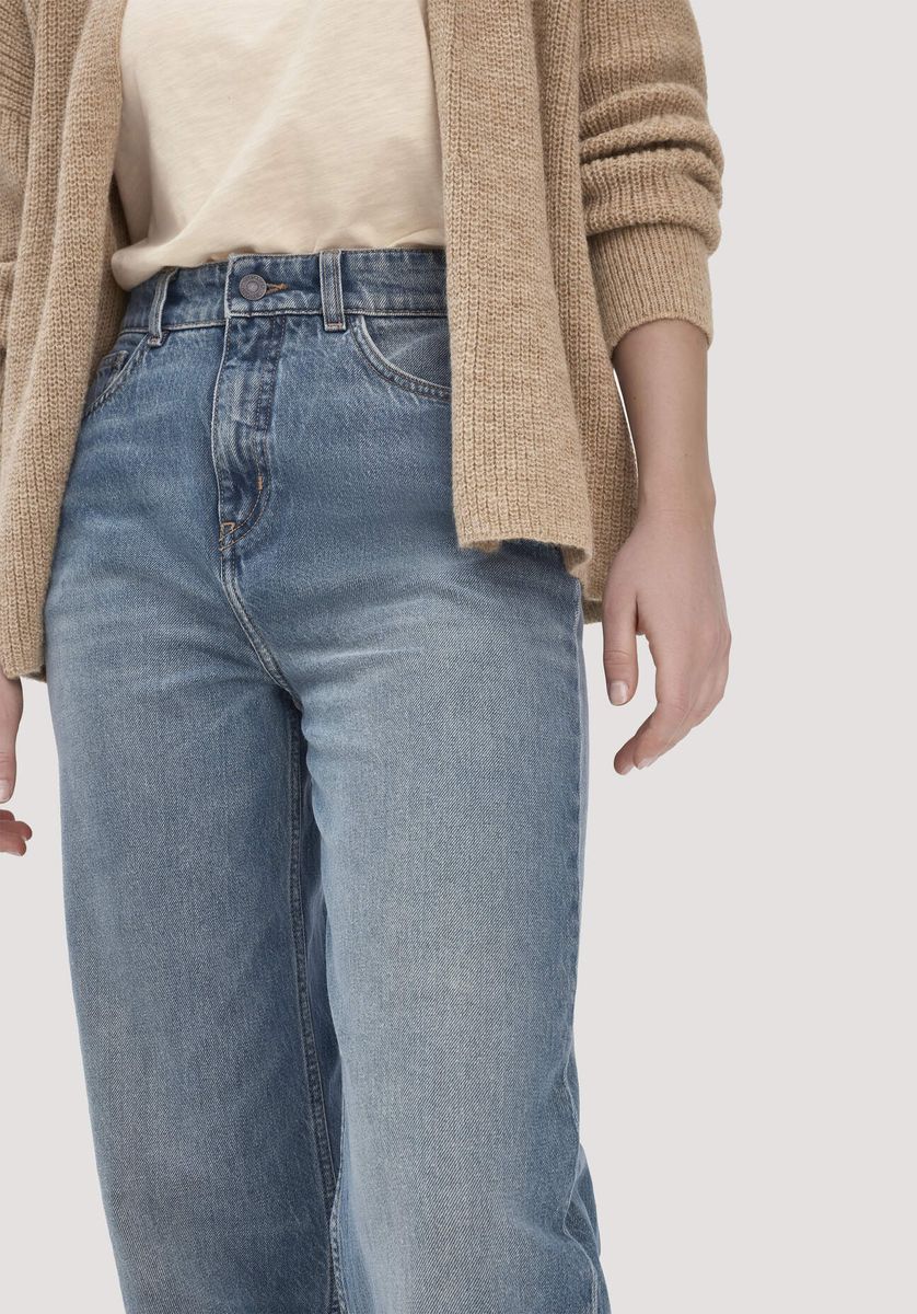 Jeans mit schmal zulaufendem Bein aus Bio-Baumwolle