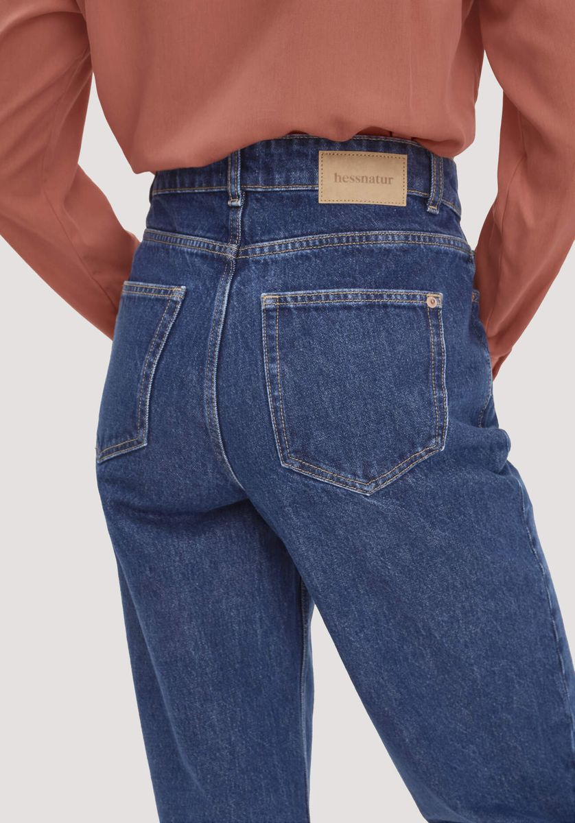 Jeans mit schmal zulaufendem Bein aus Bio-Baumwolle