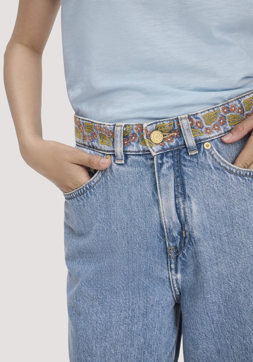 hessnatur Damen Jeans ALVA Wide Leg Embroidery aus Bio-Baumwolle mit TENCEL™ Lyocell - blau - Größe 26/32