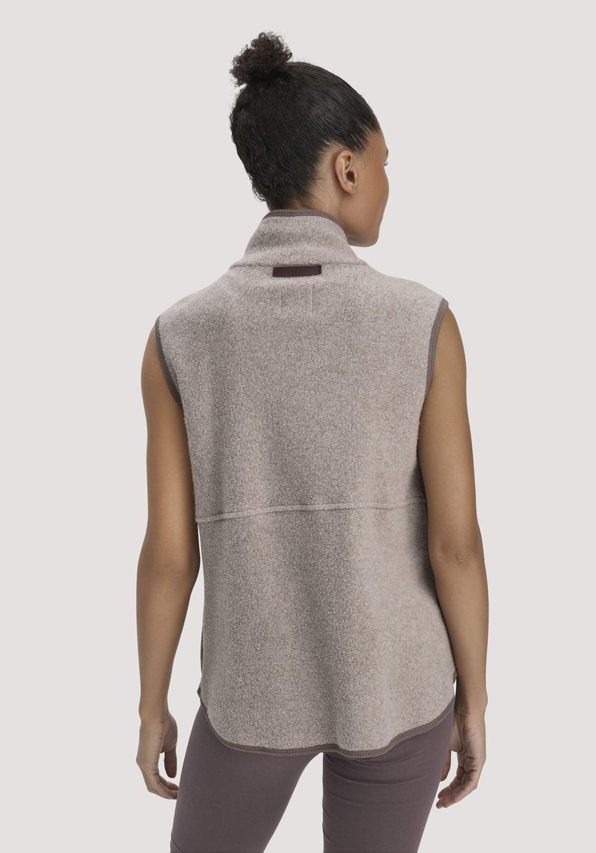 hessnatur Loungewear Fleece Weste Regular ACTIVE LIGHT aus Bio-Baumwolle - beige - Größe L