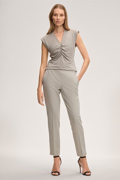 Greige Doubleface Interlock Shirt mit V-Ausschnitt und Schulterpolstern