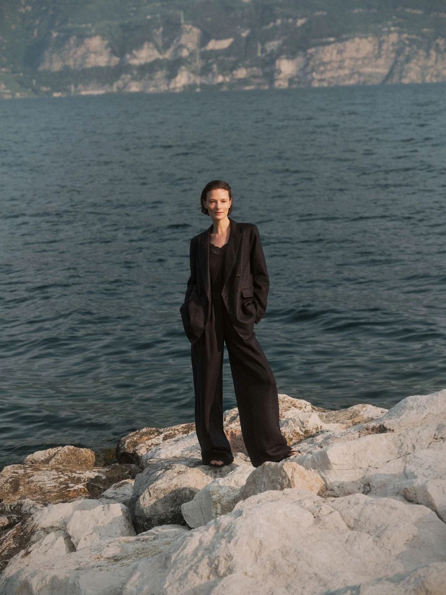 Fließende Bio-Leinenhose mit weitem Bein