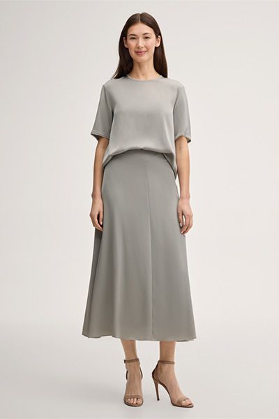 Crêpe Kurzarmbluse in Greige mit Fransensaum