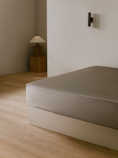 19 Momme Nahtloses Seidenspannbetttuch | Einfaches Design Im Angebot
