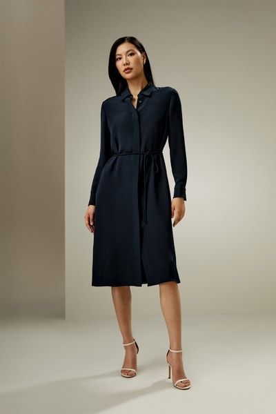 Seidenseil-Krawattenkleid unter dem Knie