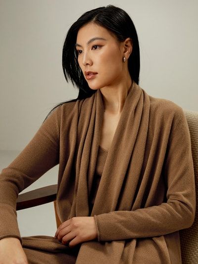 Strickjacke mit lockerer Passform und Florkragen aus reinem Kaschmir