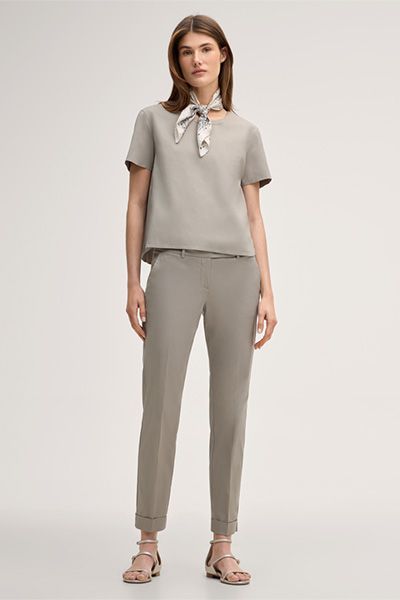 Kurzarmbluse aus Baumwollmischung in Greige